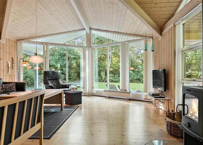 6571-ronne-holmegardsvej-9 * Rønne
